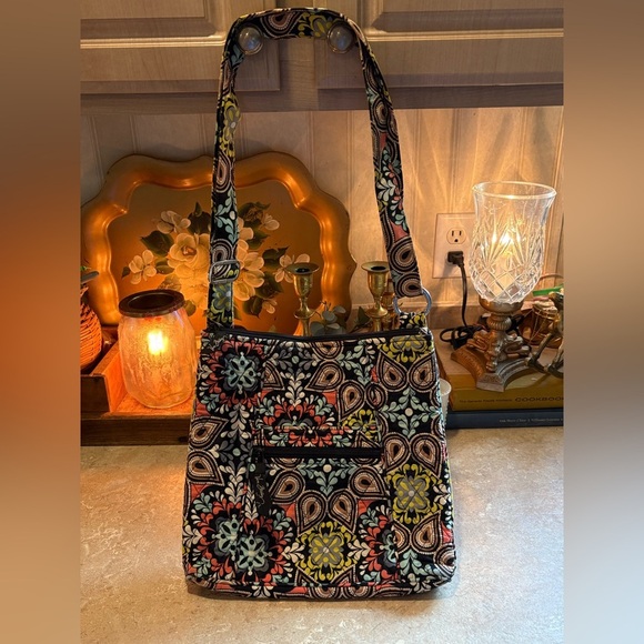 Vera Bradley | Quilted Crossbody Messenger Bag Retired Sierra Pattern! - Picture 2 of 13